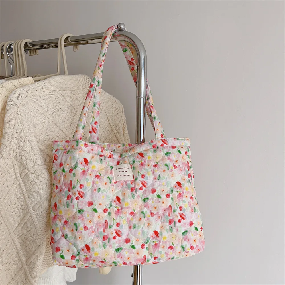 

Polyester Flower Cotton Tote Bag Zipper Thickened Sweet Floral Handbag Underarm Bag Korean Style Cloth Shoulder Bag Daily