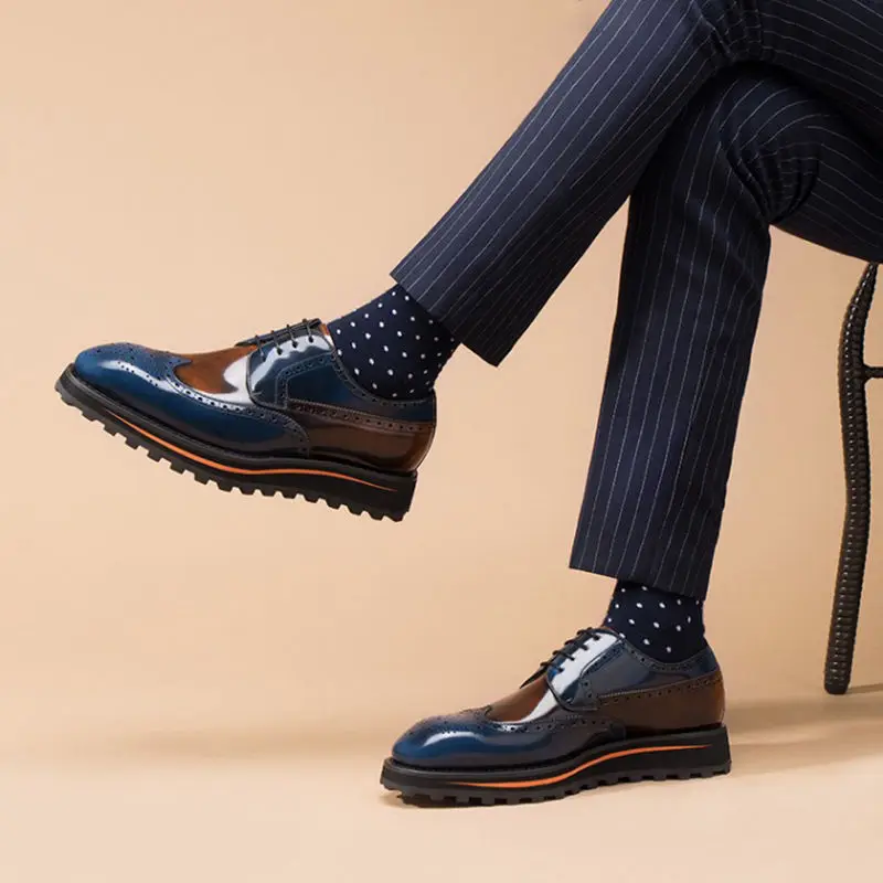 Leather shoes, men's business formal attire, carved men's shoes, black pointed lace up men's British wedding shoes