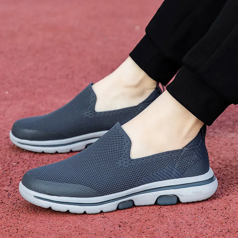 2024 Men Walking Shoes Mesh Light Comfortable Summer Loafers Sports Outdoor Flats Breathable Fitness Soft Sneakers Size 40-45