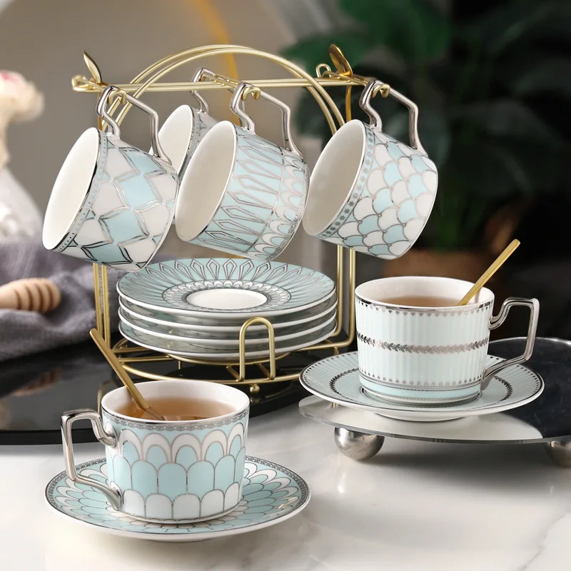 Set kotak hadiah cangkir dan tatakan, hadiah pernikahan, cangkir pasangan mewah, hadiah pindah rumah ulang tahun untuk pendatang baru