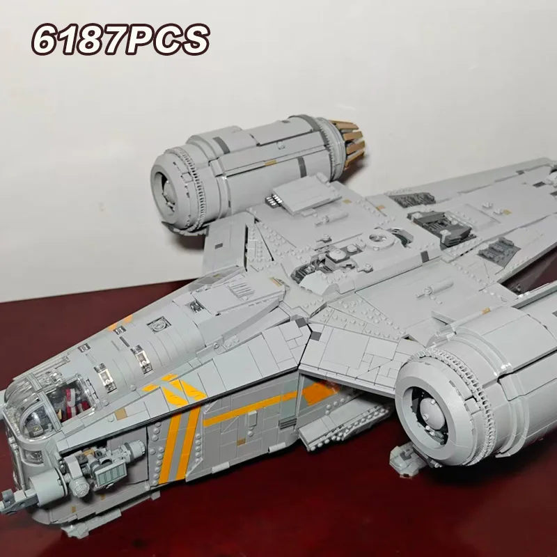 6187 pièces – Le modèle de blocs de construction The Razor Crest compatible avec les briques de vaisseaux spatiaux – Cadeau d'anniversaire pour garçons – Décoration