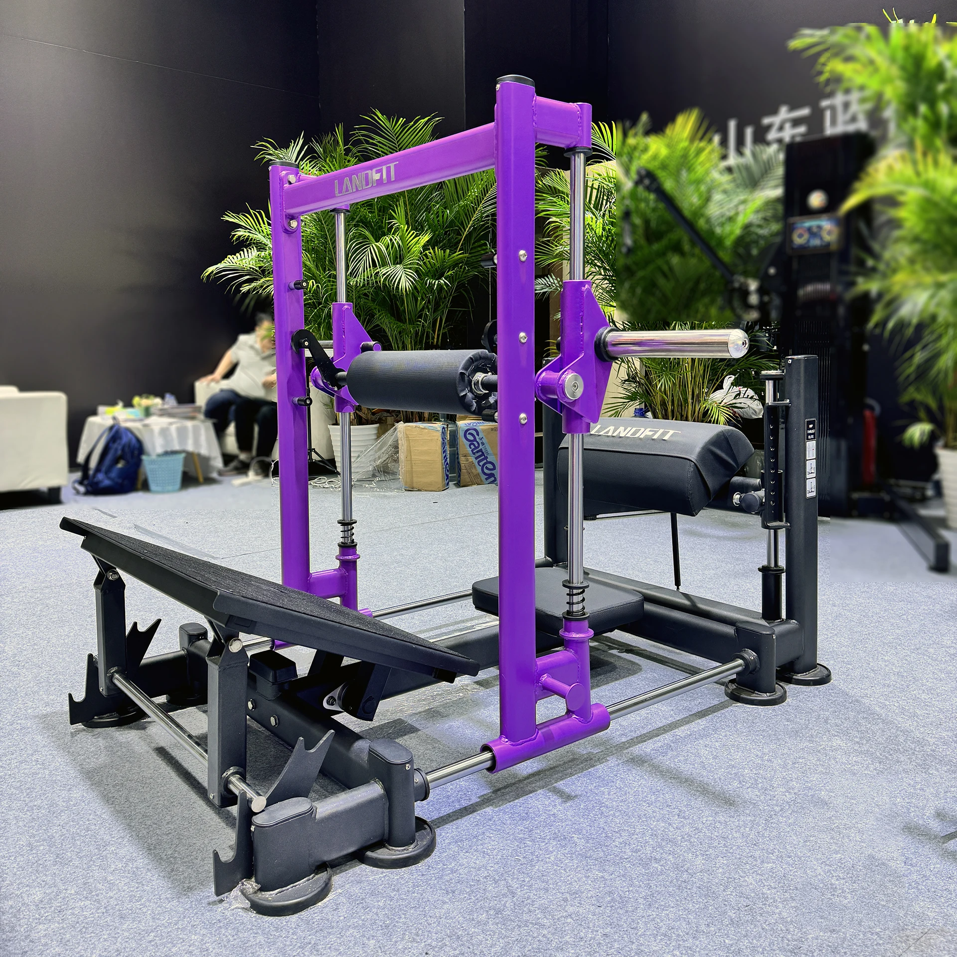 

Hip Thrust Machine LD-4161 Gym Equipment Hip & Leg Fitness Training Equipment LAND FITNESS