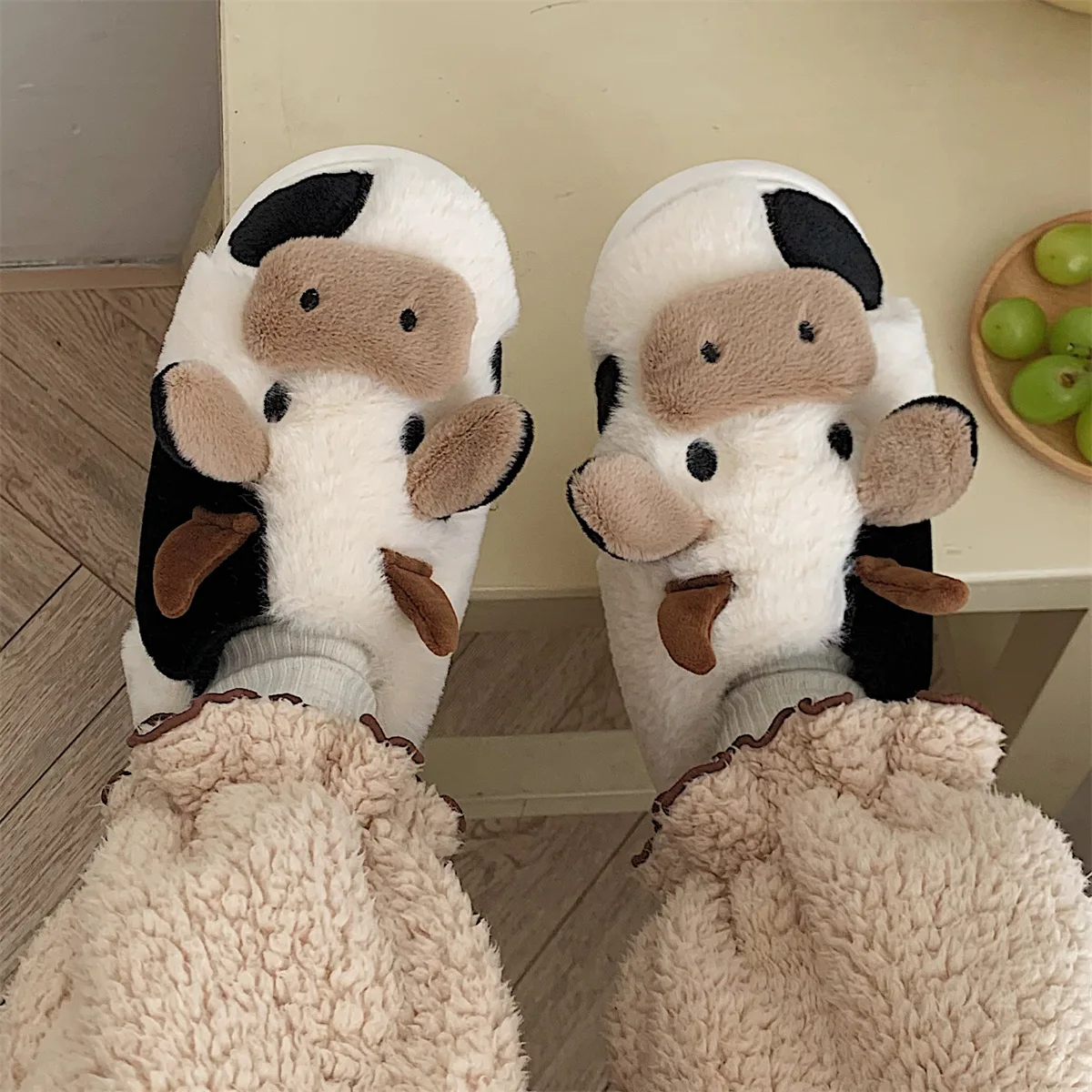 Pallene Women Winter Fur Fuzzy Slippers Cute Cartoon Cow Plush Slippers Indoor Warm Comfy House Slides Soft Casual Cotton Shoes