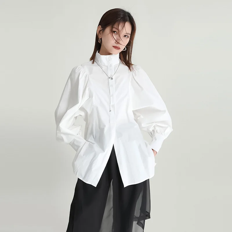 

2024 Retro Hong Kong style stand up collar lantern sleeve shirt, women's white shirt design, minority, loose and slimming