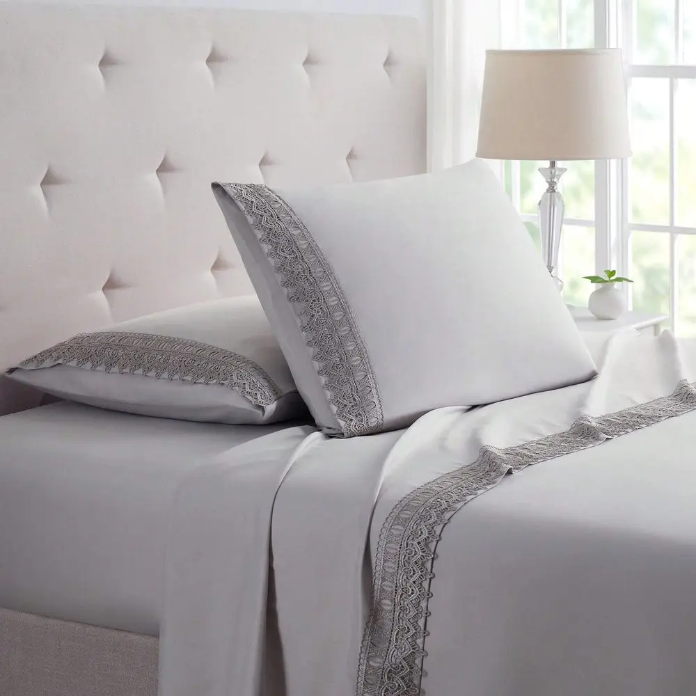 

Комплект постельного белья из 4 предметов с комфортной кружевной вышивкой