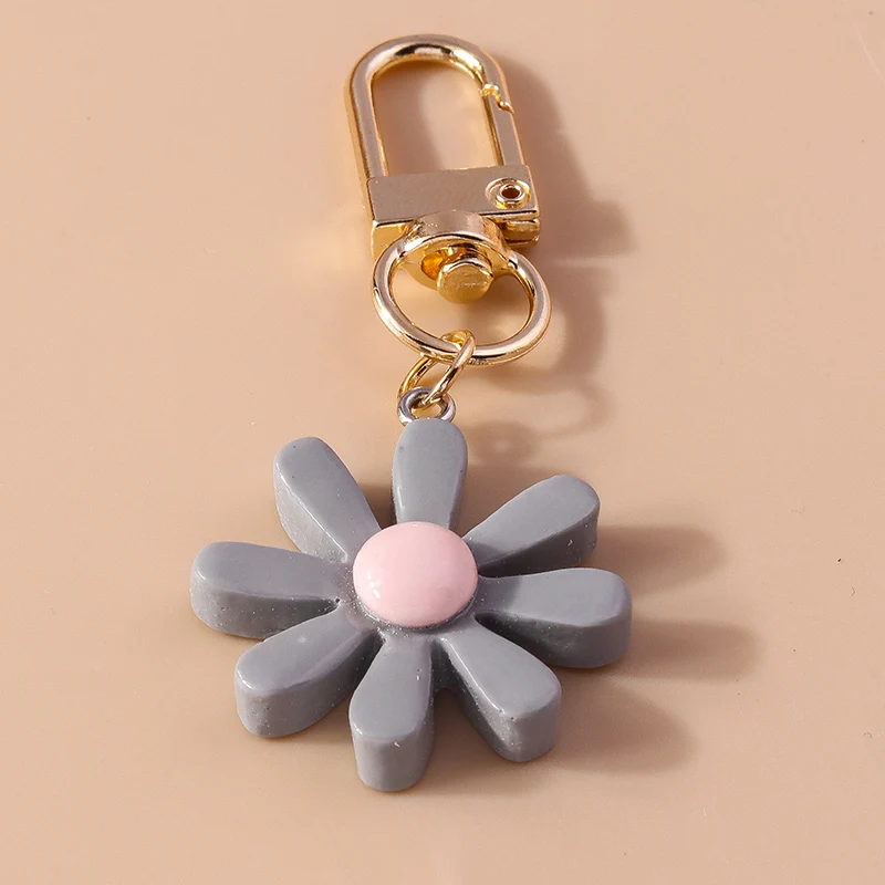 Lovely Candy Color Daisy Flower Keychain for Women Girls Keyring Pendants for Car Keyholder Handbag Decor DIY Jewelry Gifts