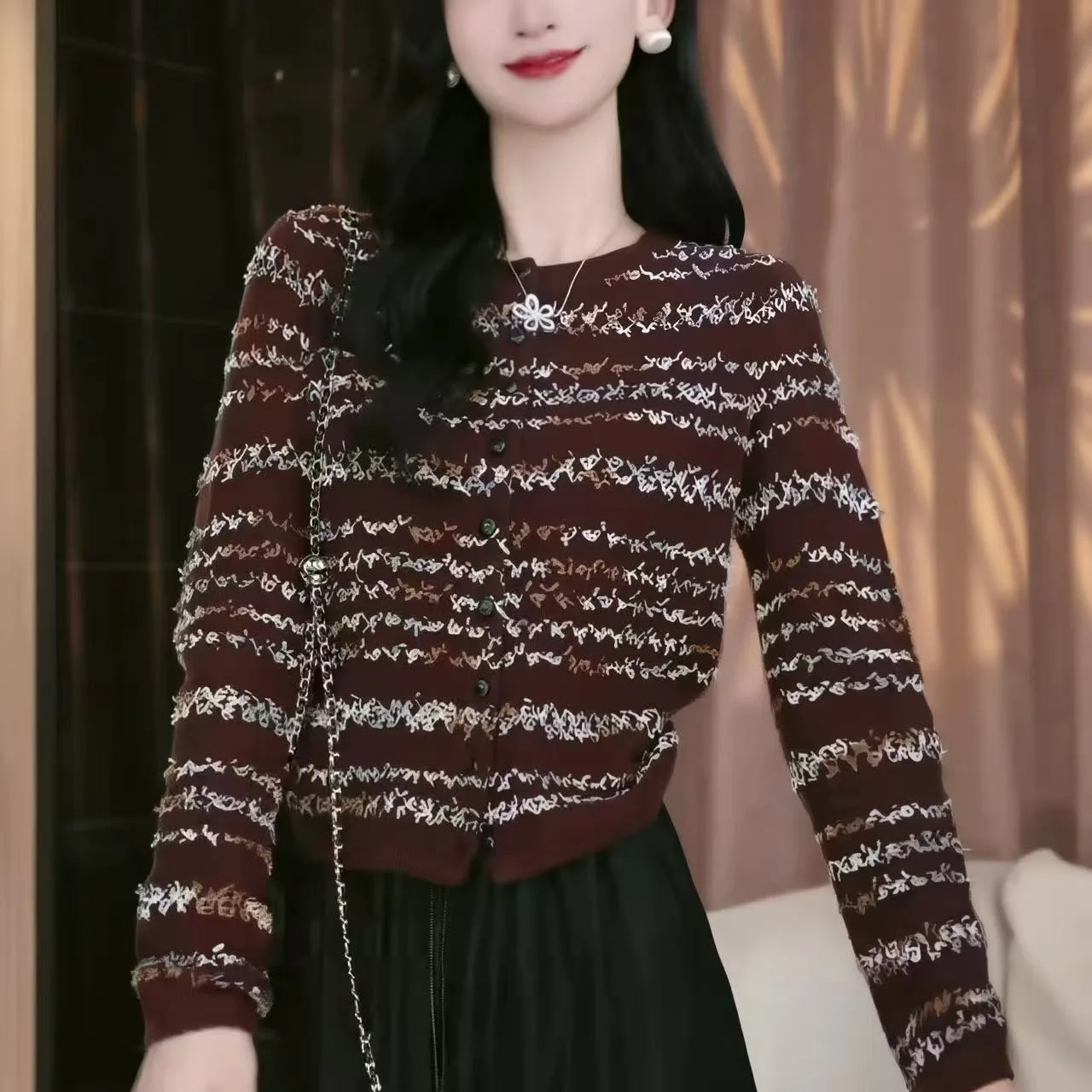 Autunm شتاء جديد Vintage سترة مخططة المرأة س الرقبة طويلة الأكمام سترة مشغولة من الصوف جميلة تنوعا سترة غير رسمية