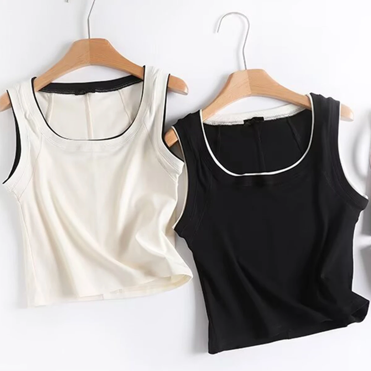

Maxdutti Minimalist Knitted Vest T-shirt For Summer T-shirt French Elegant Contrasting Colors Sexy Tank Tops Women