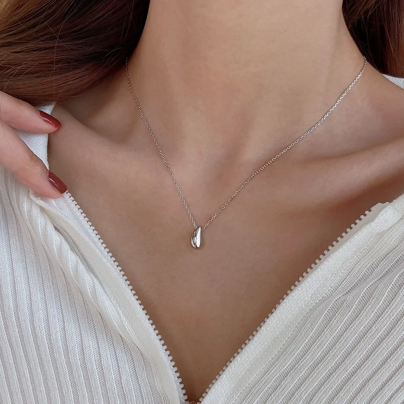 Hot Sale Minimalist Trendy Necklace for Women Water Drop Pendant Clavicle Chain Party Jewelry 2024