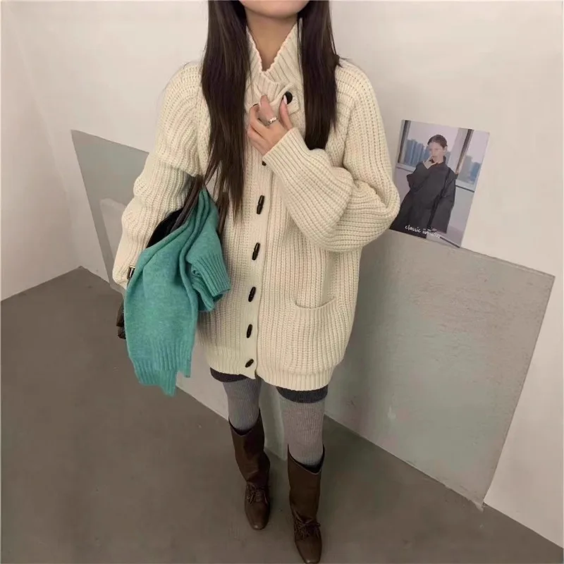 

Shpmishal Autumn and Winter Retro High-end Stand Up Collar Cow Horn Button Sweater Jacket Women's Thick Knitted Cardigan