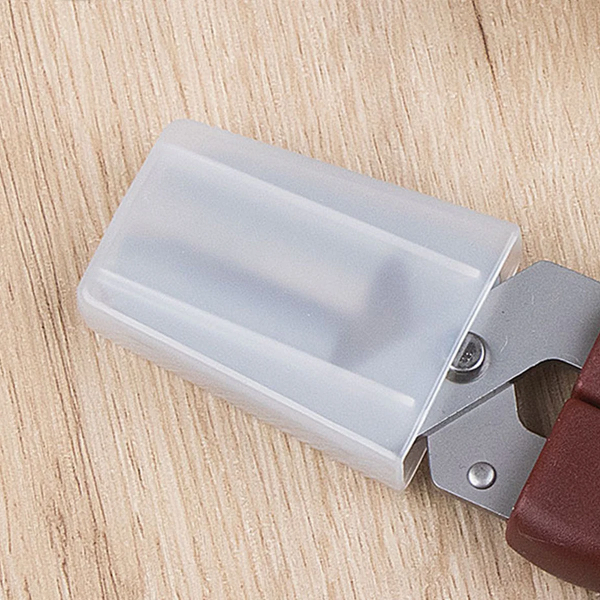 Professional Chestnut Cracker & Peeler Tool, Easy to Use Handheld Chestnut Opener for Kitchen, Time Saving Nut Cracking Device