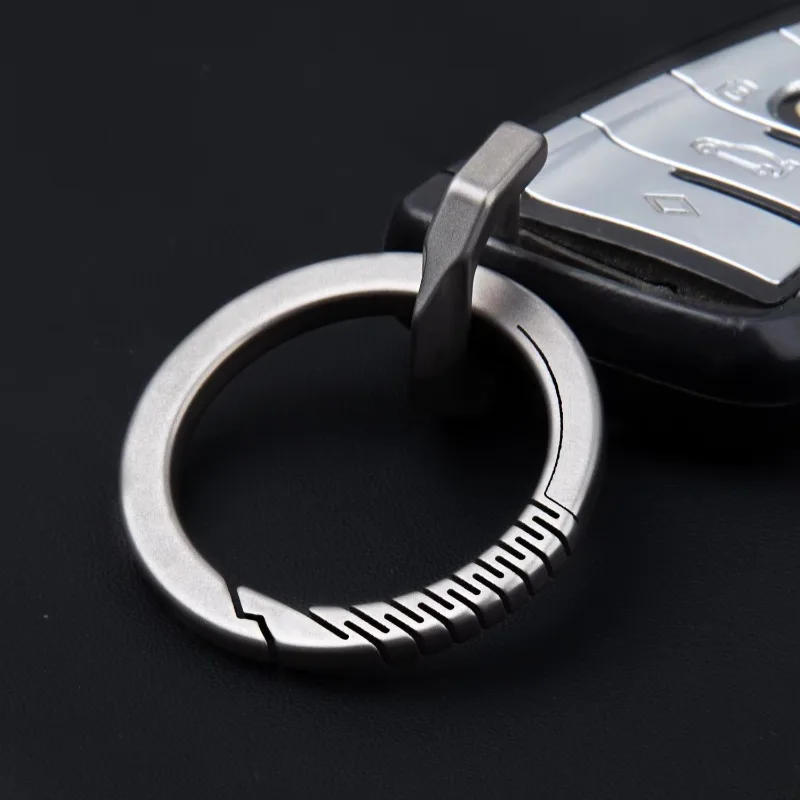 

Multifunctional Titanium Keychain Pendant Utility Car Key Connector