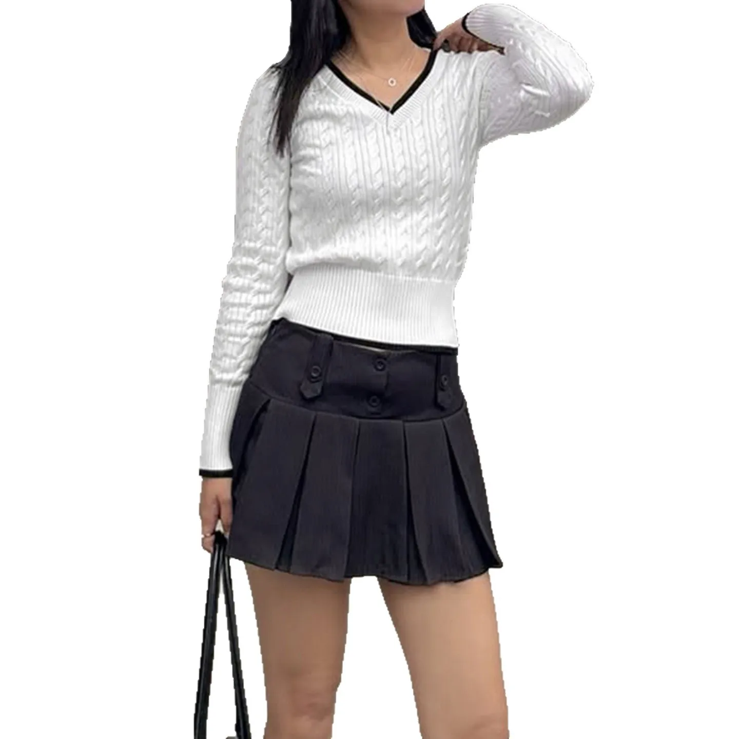 Sweter z dzianiny w kontrastowych kolorach, wzór w warkocze, dekolt w serek, jesień, moda damska, sweter premium, produkcja chińska.