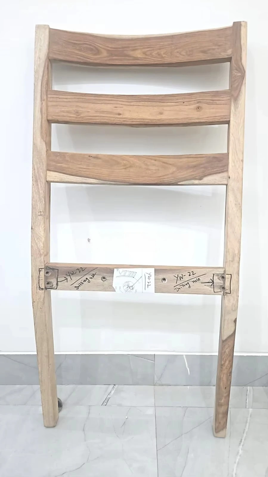 Multifunktionale Verarbeitungsmaschine für die Rückenlehne des Holzstuhls