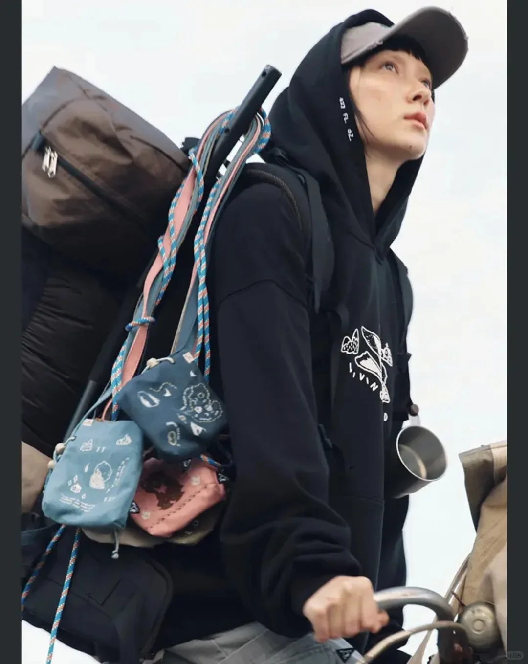 

Pop Mart Hirono Living Wild Mini Blind Box Pack Модные игрушки и аксессуары Mysterious Box Коллекция удивленных игрушек PopMart