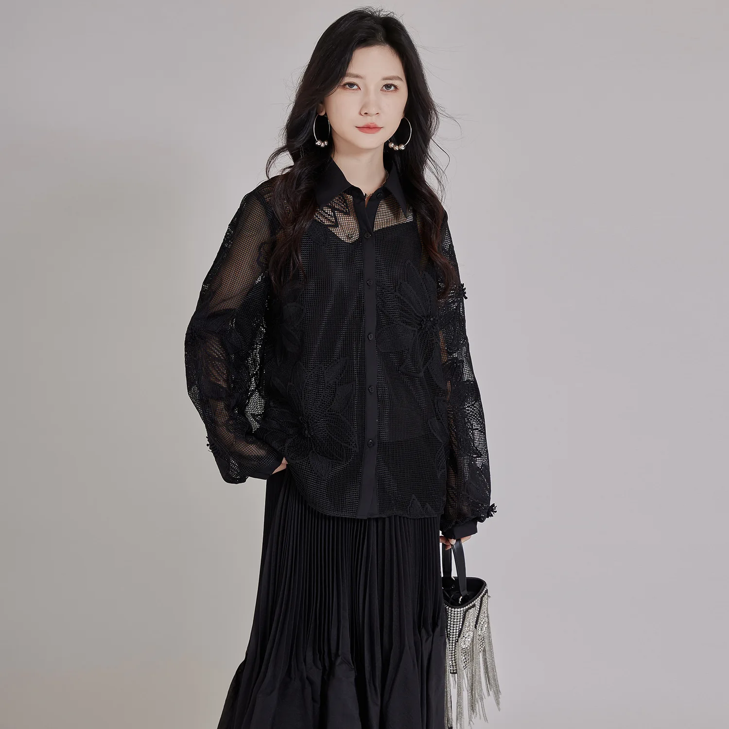 

Женские кружевные рубашки и блузки с цветочным принтом и длинными рукавами, повседневная рубашка на пуговицах, свободная посадка светлых цветов