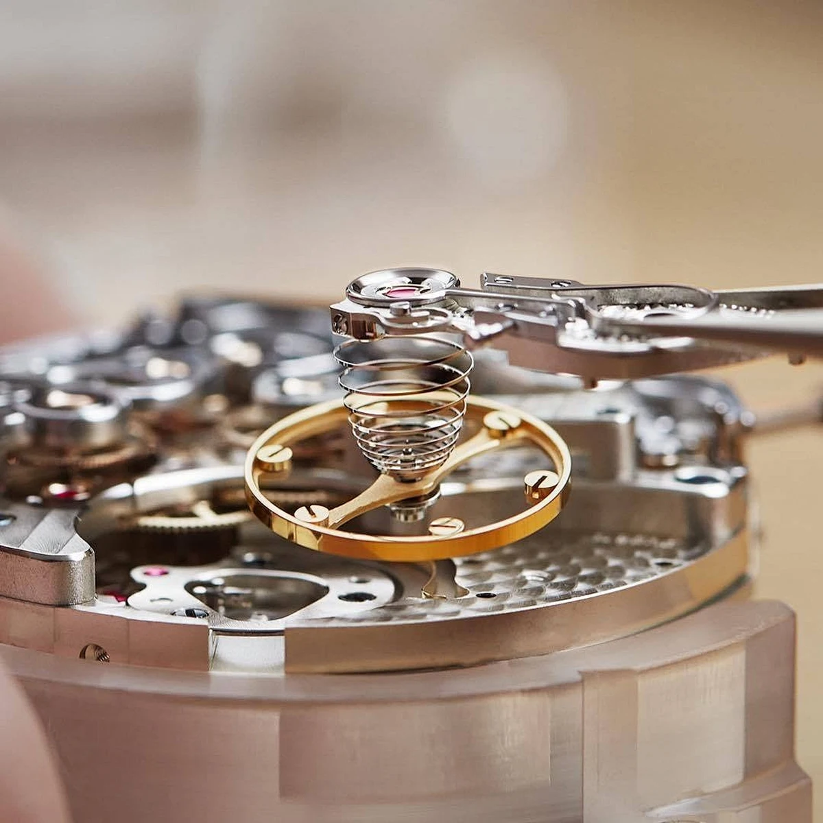 1 قطعة استبدال ساعة التوازن عجلة إصلاح جزء لحركة المشرق 46941 46943 مع تاج ساعة زنبركية الشعر ل 46941 46943