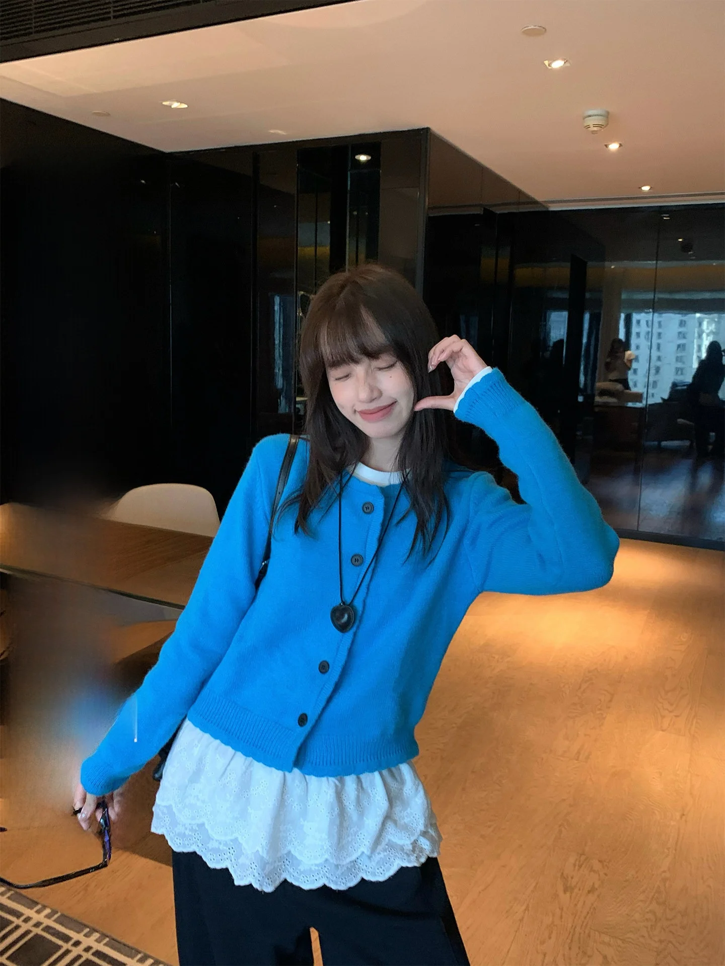 

Blue Button up Long Sve ort Knitted Cardigan Women's Loose Fit round Ne Sweet Sle Fce Outerwear Commute Faion