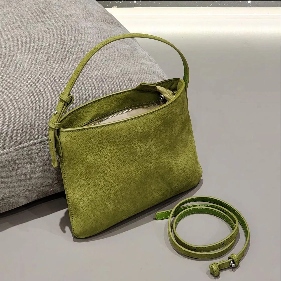

Genuine leather handbag 2025 new niche design vintage candy color cowhide fashionable women's one-shoulder crossbody bag