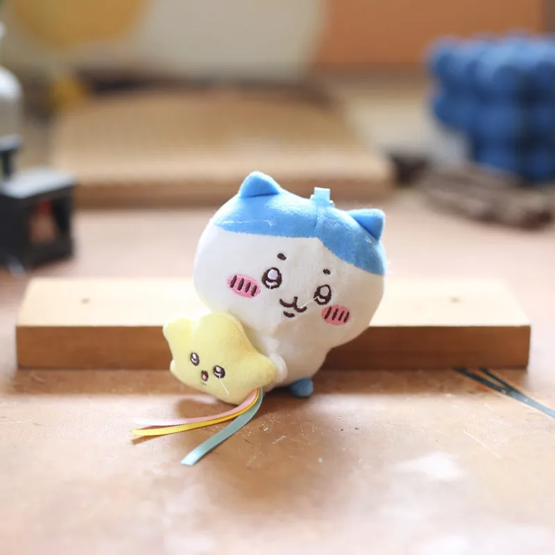 chiikawa cute and adorable star-shaped small pendant plush toy doll chiikawa keychain doll holding a shooting star Can be twiste
