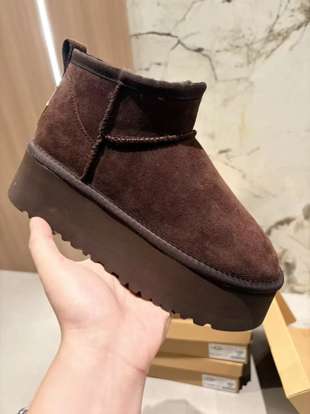 Damen-Schuhe aus verdickter, warmer Baumwolle, neue, rutschfeste, kurze Stiefel mit dicker Sohle und erhöhter Absatzhöhe, vielseitige, bequeme Schneestiefel. – Detail 3