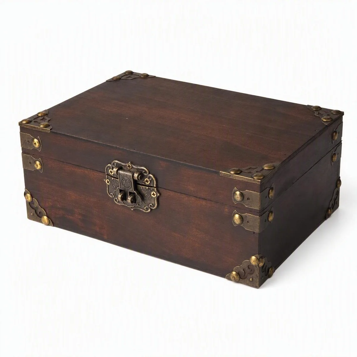 Vintage Wooden Storage Box Treasure Chest Retro Distressed Finish Metal Latch Rivets Jewelry Keepsake Organizer Home Decor