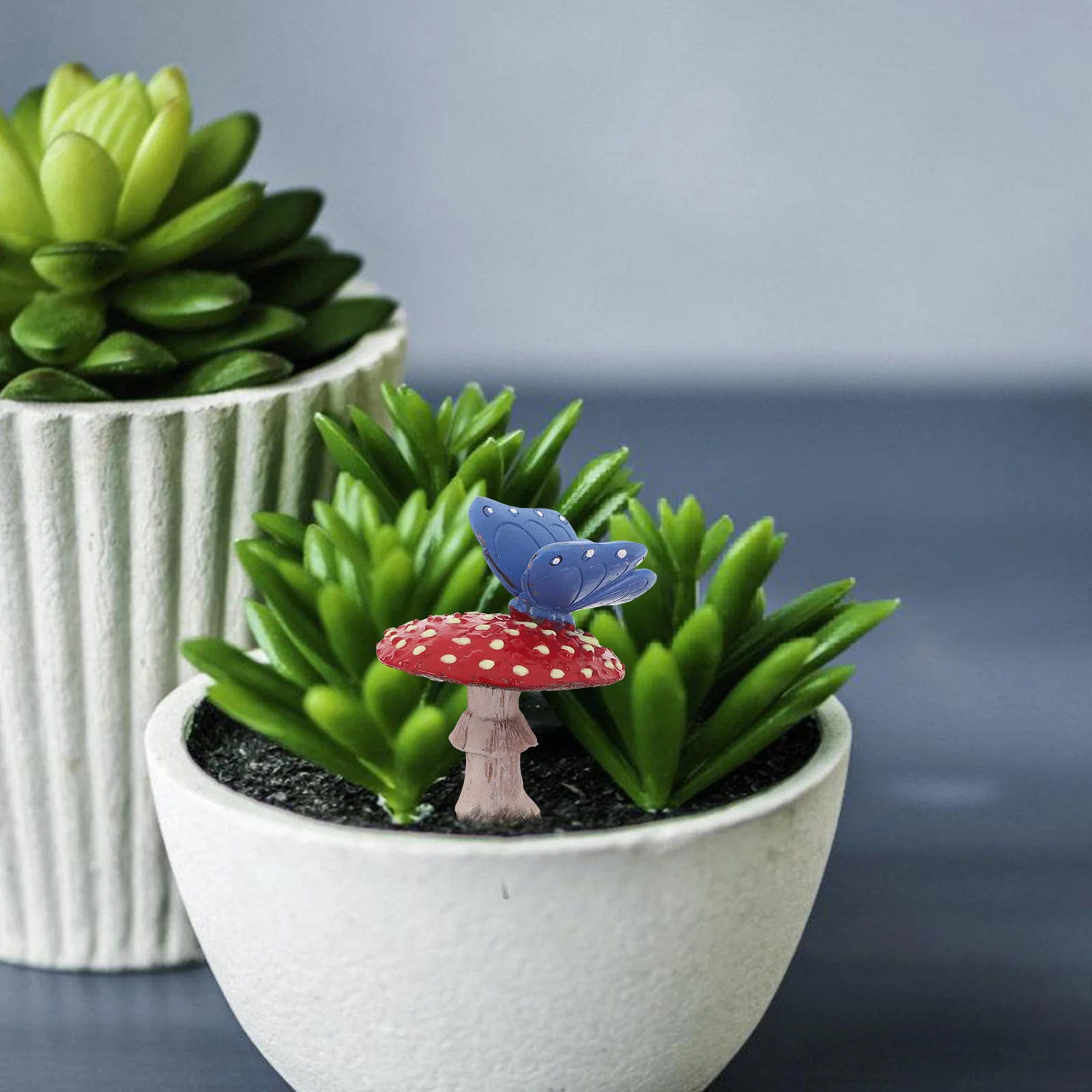 

3Pcs Glow-in-The-Dark Red Mushroom Butterfly Garden Decor Resin Miniature Fairy Landscape Bonsai Ornament Tiny Mushrooms