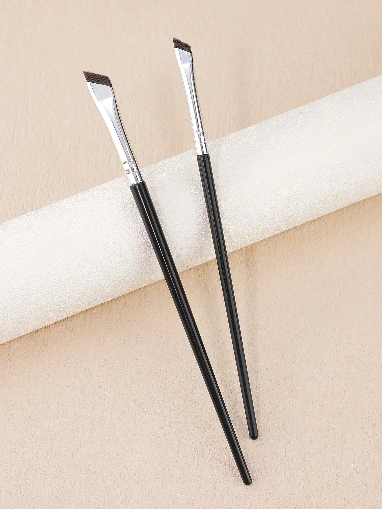 2pcs Eyeliner Set, Fine Bevel Eyeliner Eyebrow Concealer Brush, With Ultra-Fine, Flat Eyebrow Brush And Precise Detail Brush.