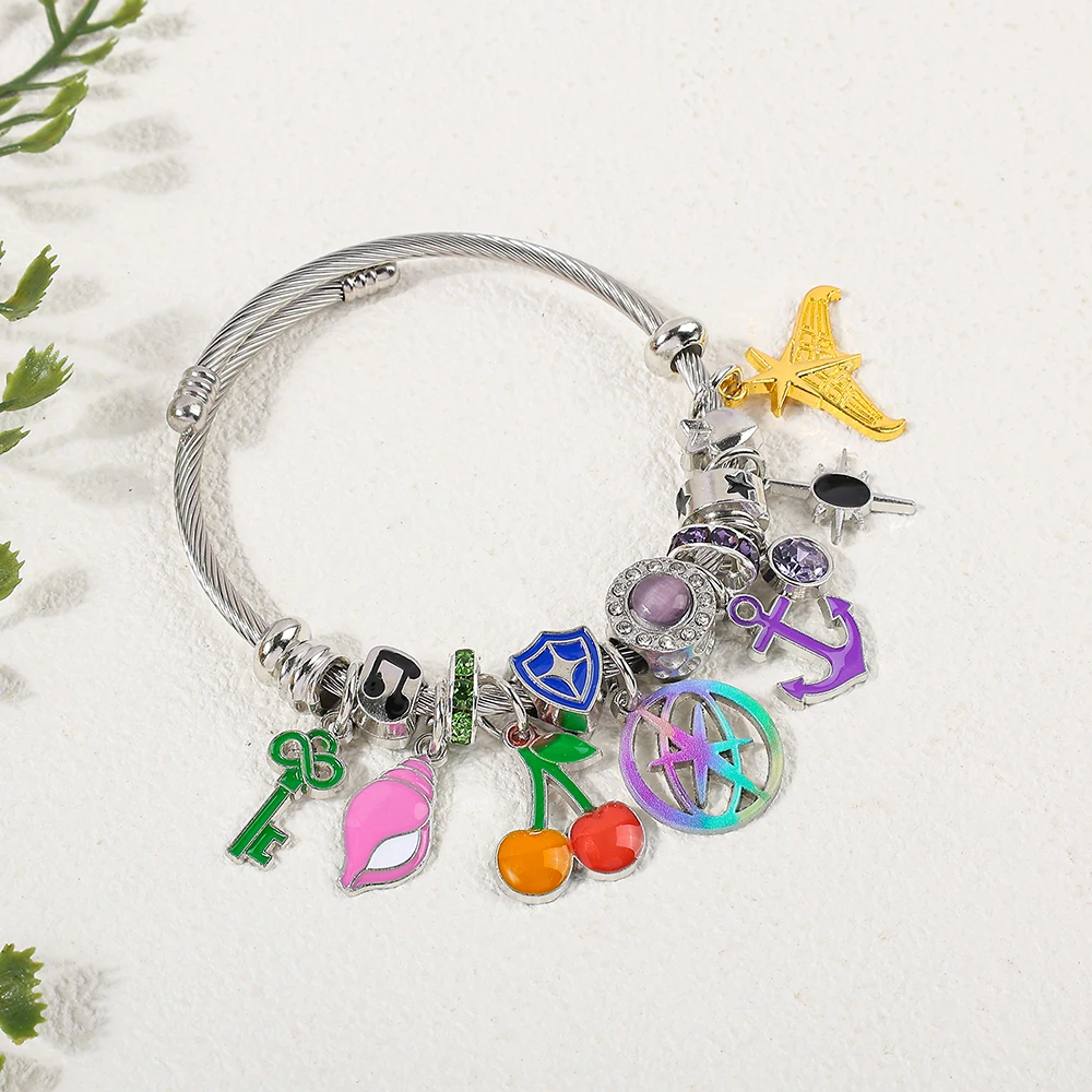 Katseye Charm Armreif, Draht-Manschettenarmband mit Emaille & Strass-Mult-Charms, Schmuckgeschenk für K-Pop-Mädchenband-Fans – Detail 3