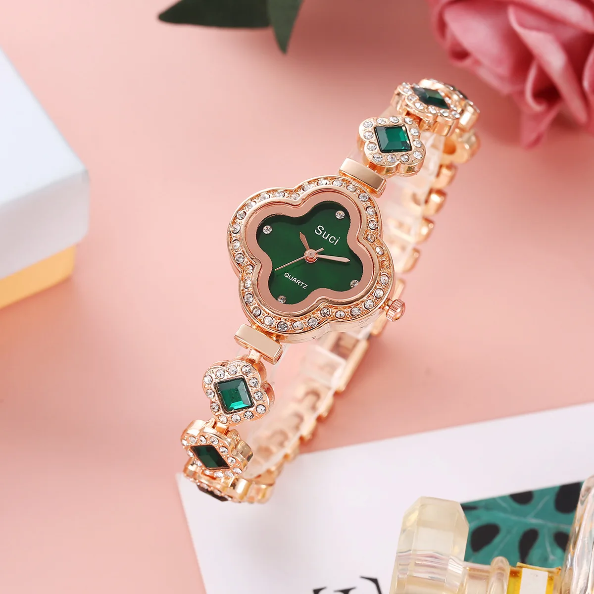 Women's Fashion Four Leaf Clover Watches Diamond Alloy Strap Luxury Ladies Quartz Wristwatches Female Clock Bracelet Party Watch