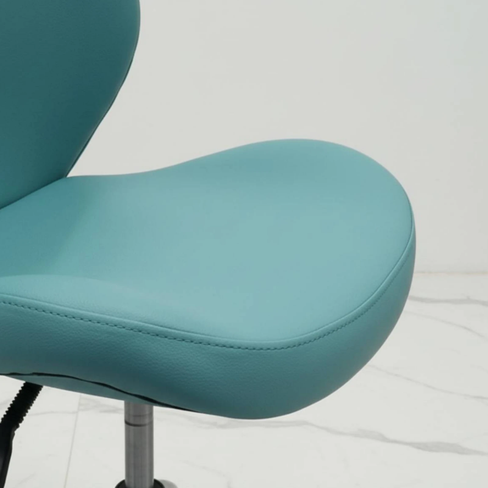 Upholstered Swivel Chair Cushioned Swivel Desk Chair Seating Modern Office Furniture Comfortable Upholstery view 4