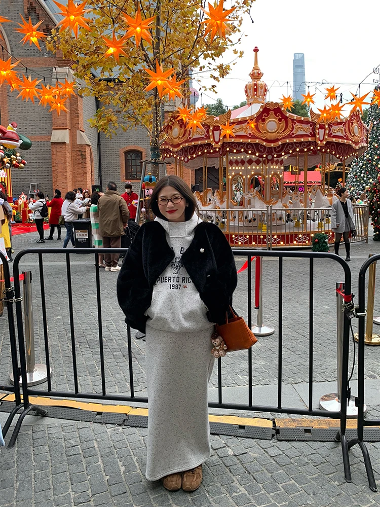 

Комплект с капюшоном ay, новинка 2024, женский модный осенне-зимний костюм из двух предметов, юбка из полиэфирного волокна, длинный свеч