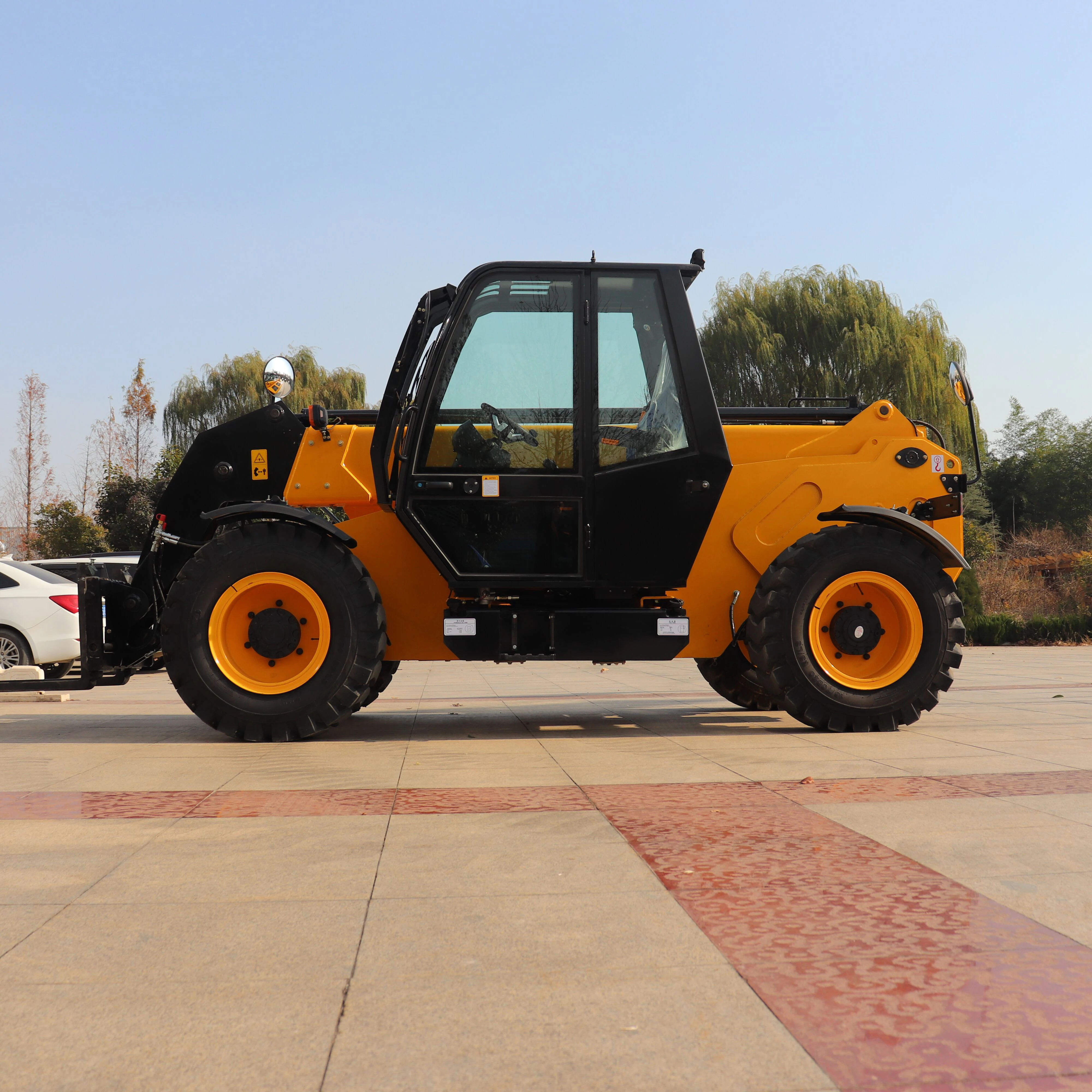 4WD 5.0 Ton 17.5m Telescopic Forklift Telehandler with Quick Coupler Forks and Three Steering Modes