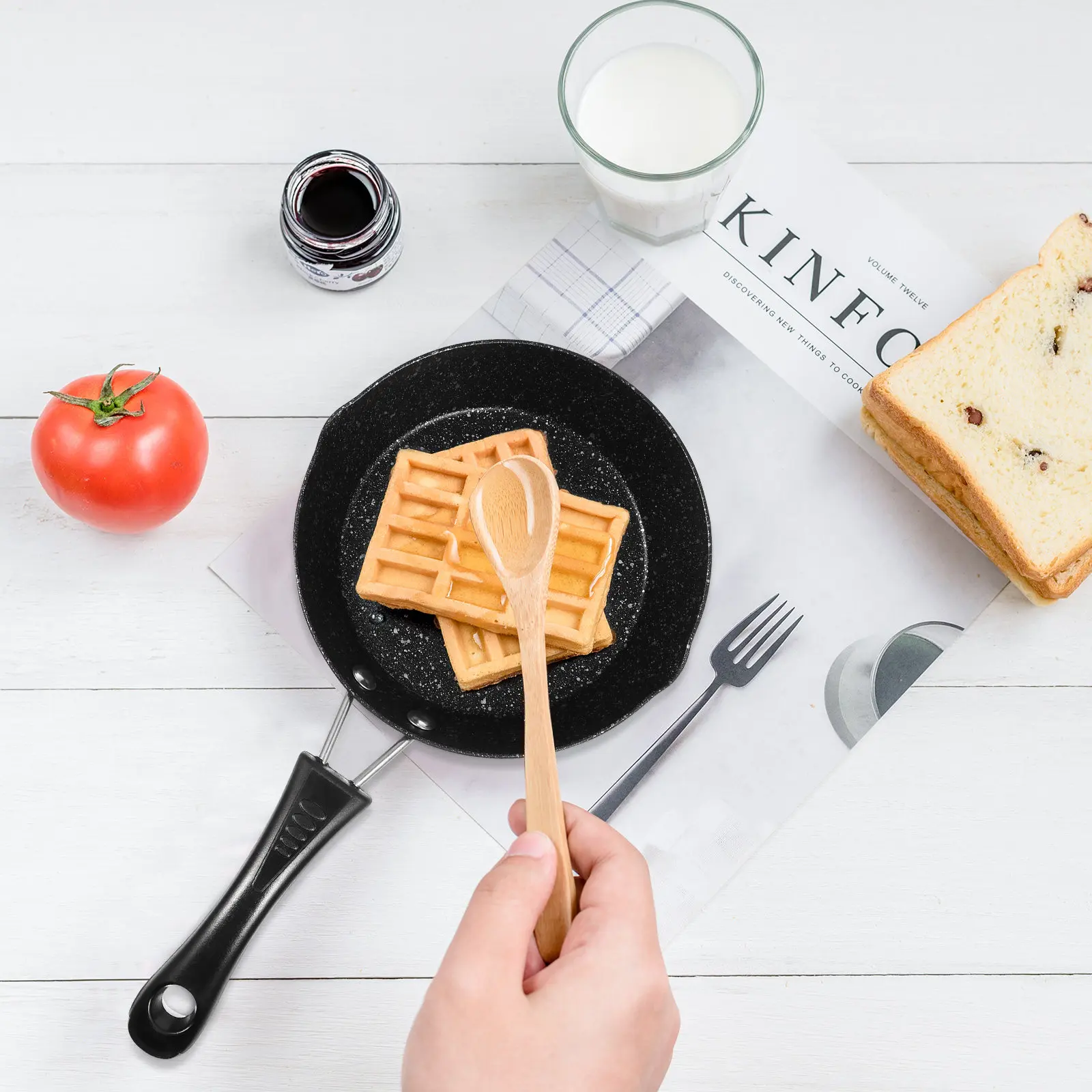 Mini Omelette Pan Premium Iron Non-Stick Frying Pan Quick Heat Retention Easy Clean Wear-Resistant Bottom Comfort Grip Cooking