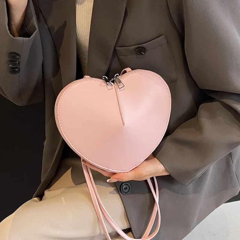 Minimally Designed Armpit Bag Women Heart-shaped Small Bags Fashionable Versatile Diagonal Crossbody Bag for Women Designer Bags