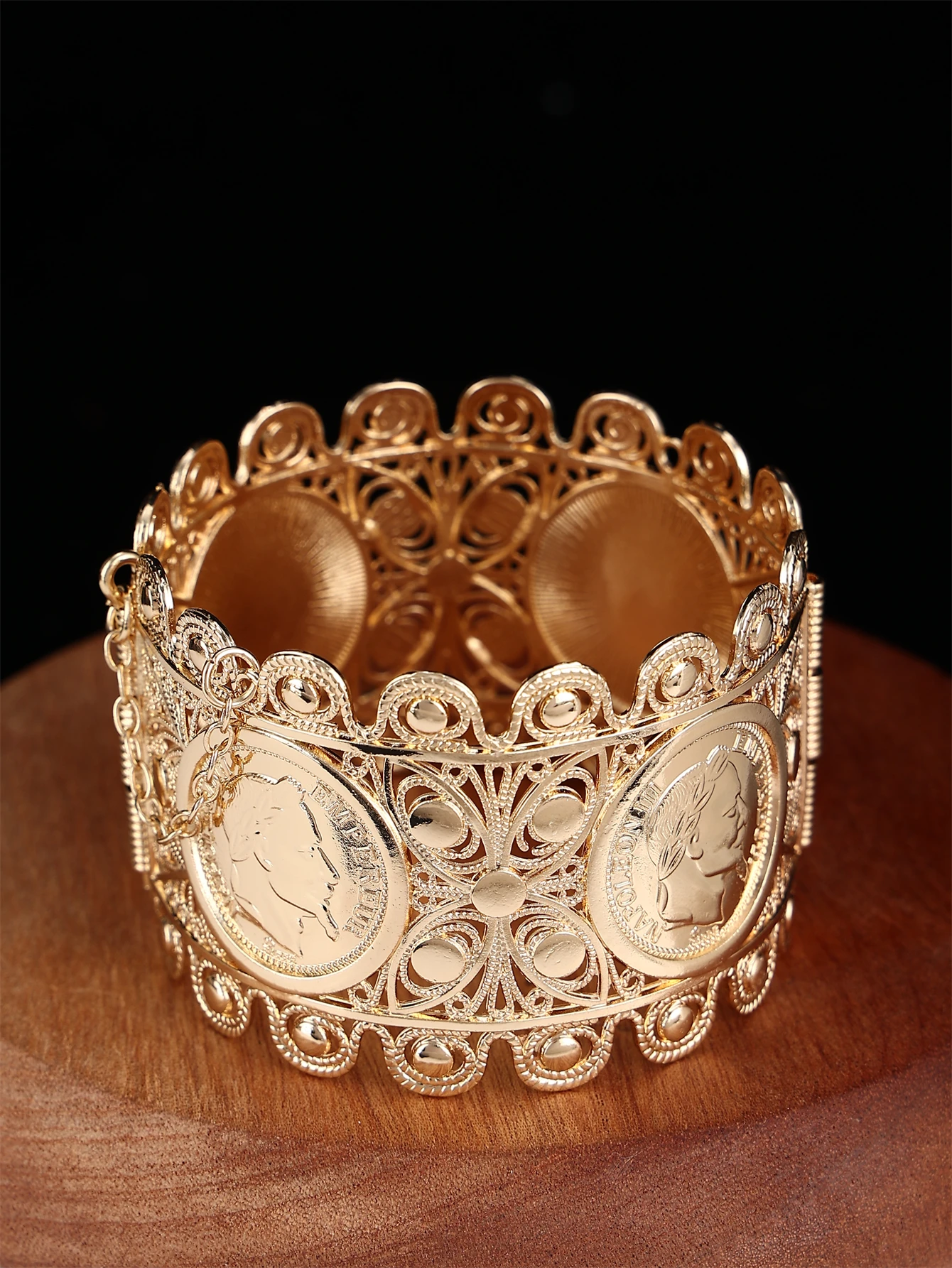 Classic French Napoleon Figure Bracelet Court Engraving Women Wedding Decoration Hand Bangle