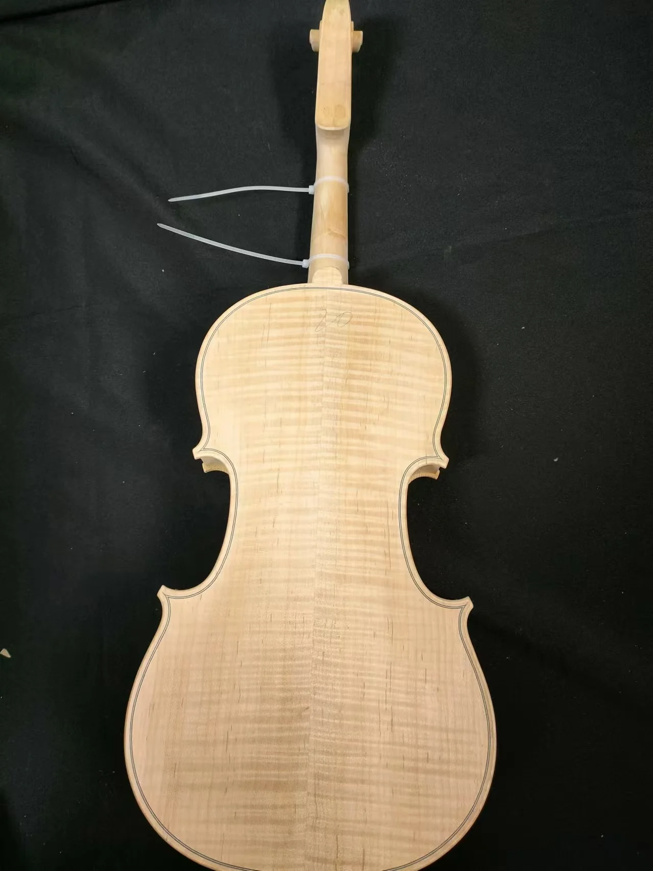 1PC Unfinished White Violin 4/4 Flamed Maple Back Spruce Top Ebony Fingerobard ZHG24611# 