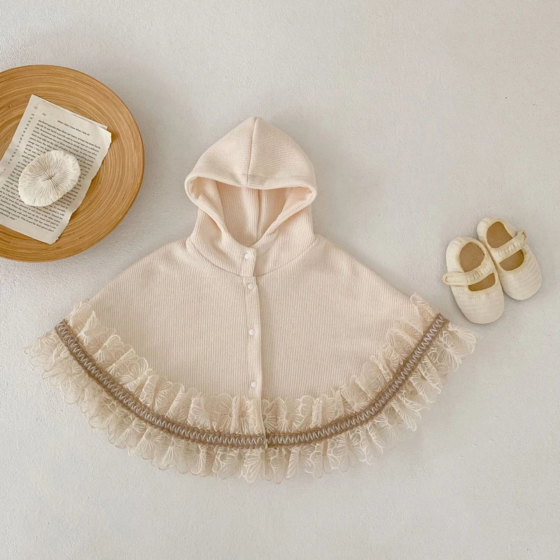 Autumn new style 0-3 years old baby clothes girl baby exquisite fashionable lace lace hooded open-button shawl cape