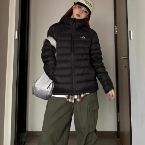 

Parkas Womens Extra Long Winter Polyester Puffer Colorful Polka Dot Printed Hooded Snap-Button Raglan Sleeve Full-Zip Athleisure