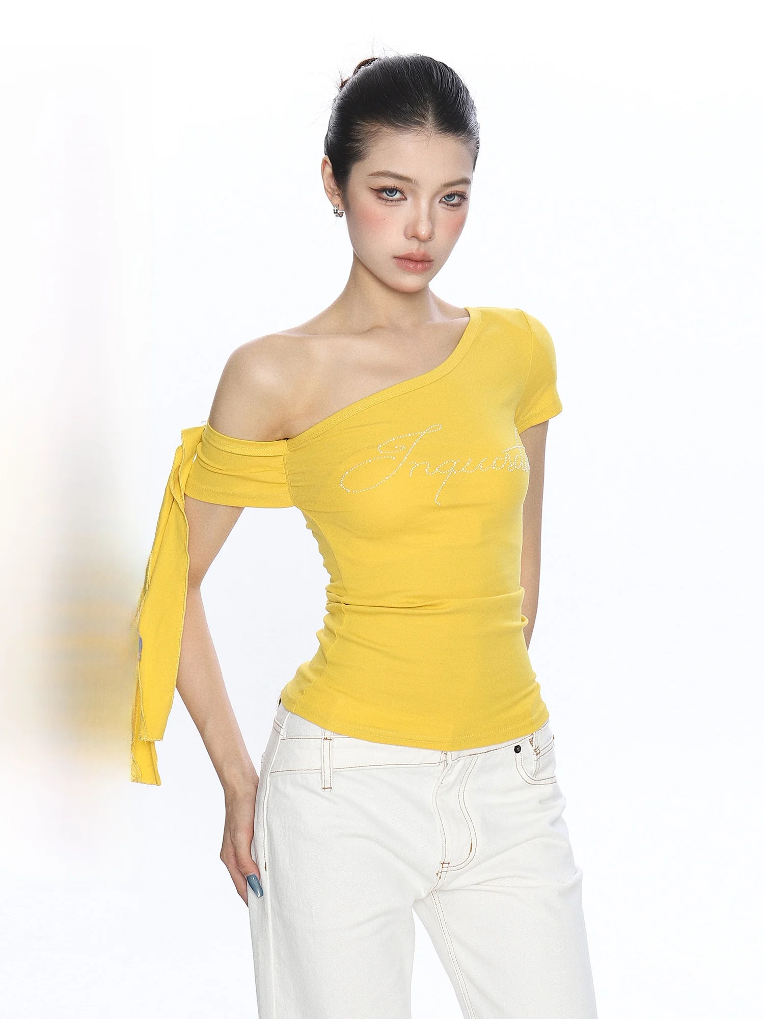 

American Sle Rhinestone Letter ort Sve T-irt Women's Summer Design Slimming oulder Bared Trendy Top Commute Sle