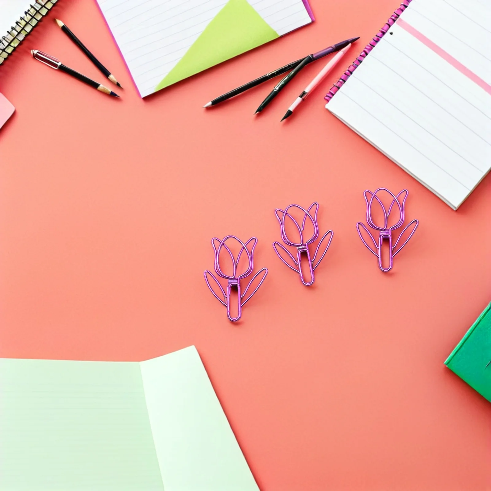 60 قطعة من ورق التوليب المعدني، مشابك مستندات على شكل توليب لتنظيم المكتب والمدرسة، مشابك زخرفية صغيرة متعددة الألوان #4