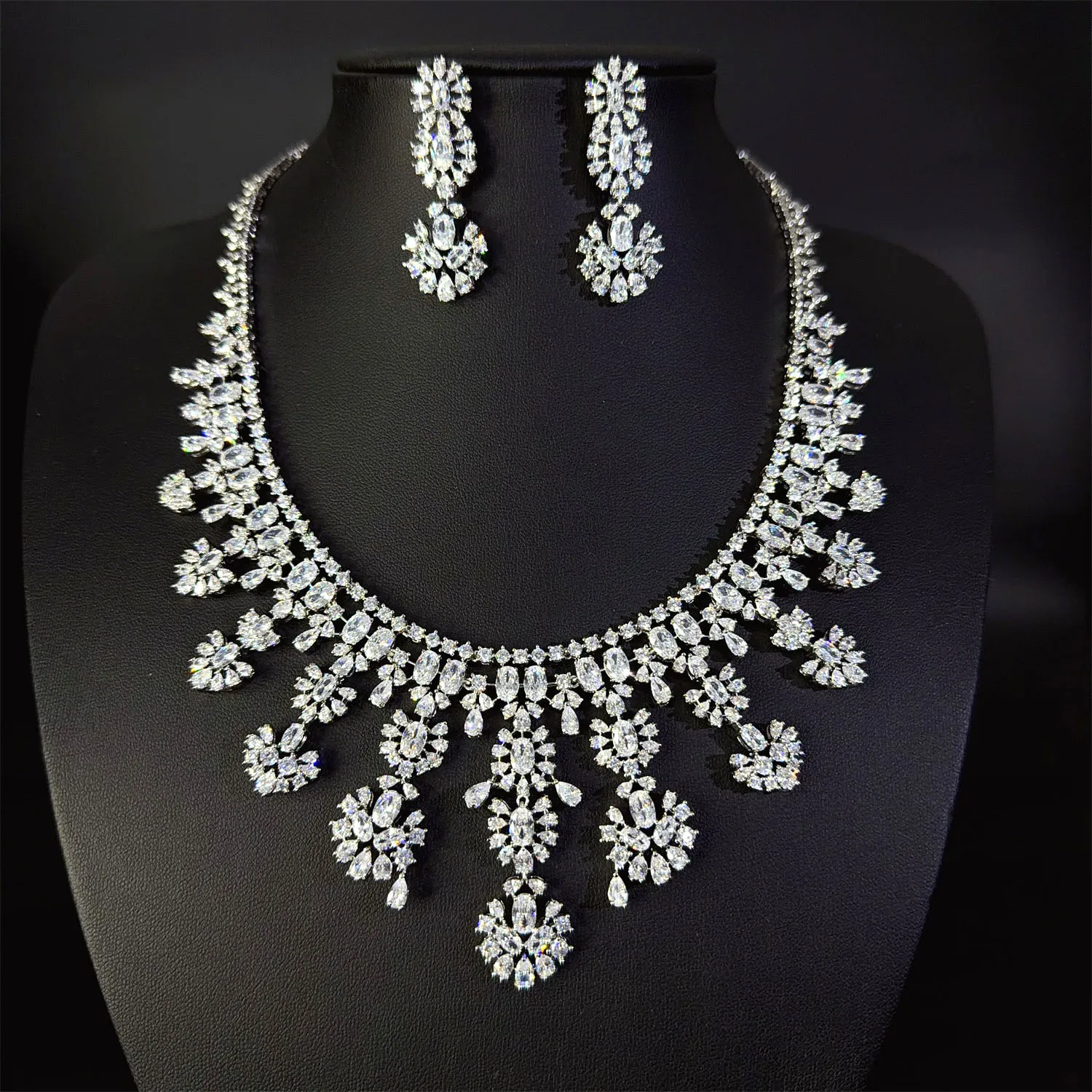 Vintage Luxury Flower Necklace Earring Set Women's Clothing Light Luxury Decorative Jewelry Wedding Bridal Holiday Gift M-959