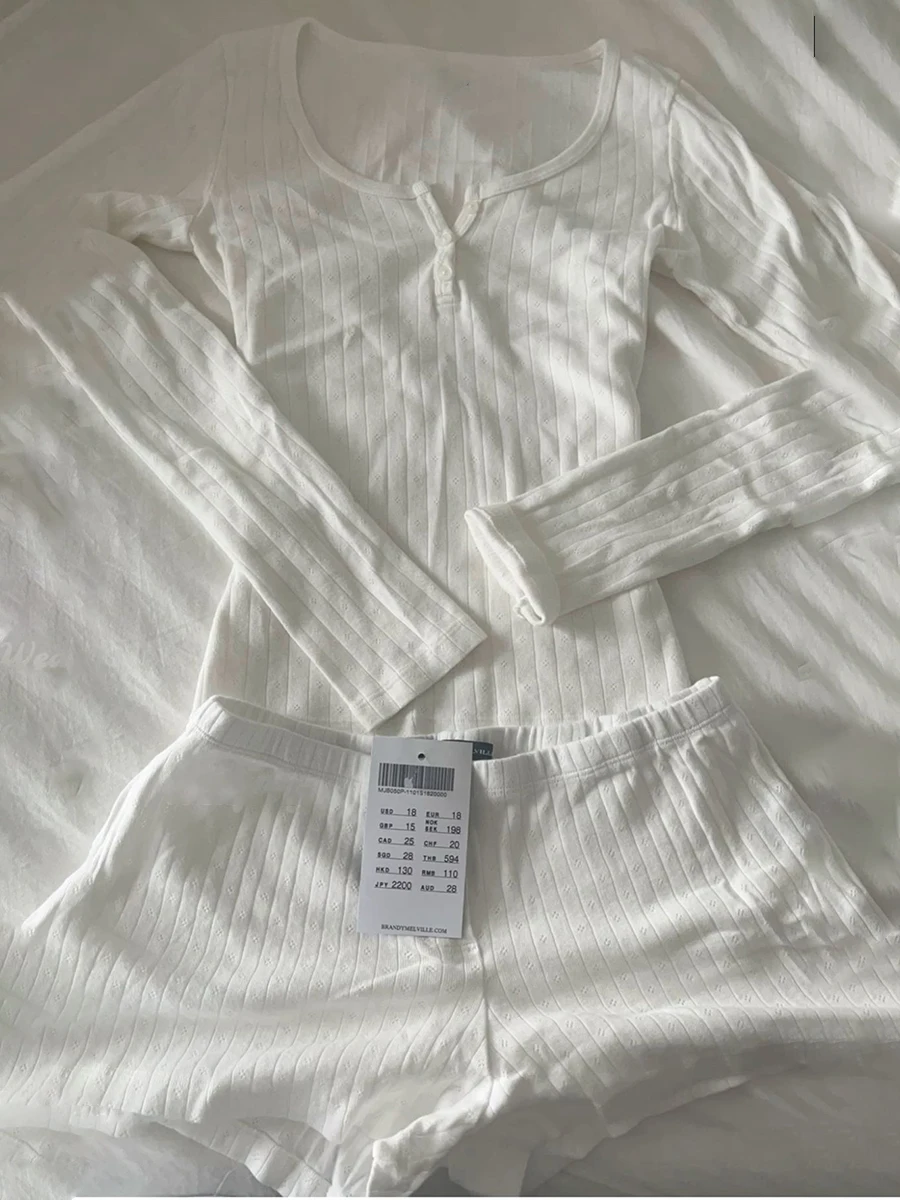 

Белая футболка с длинными рукавами и шортами с люверсами, женские тонкие футболки на пуговицах + эластичный прямой свитшот, хлопковые домашние комплекты из 2 предметов Y2k