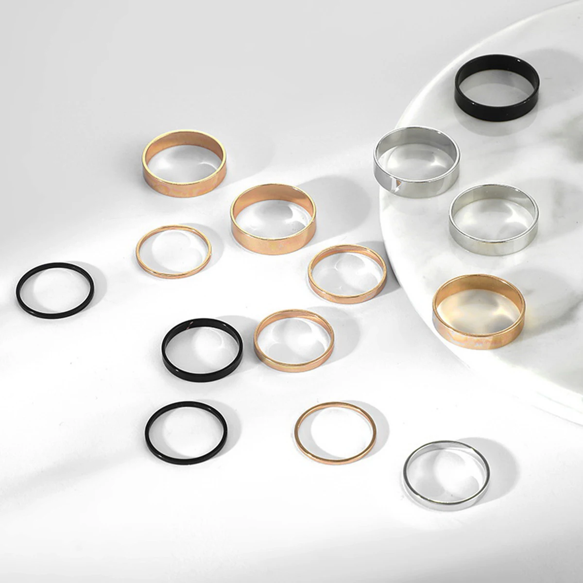 14 قطعة بسيطة للنساء والرجال مصنوعة من خليط معدني خفيف الوزن ومتين مجوهرات للحفلات والسفر حلقة معدنية للارتداء اليومي