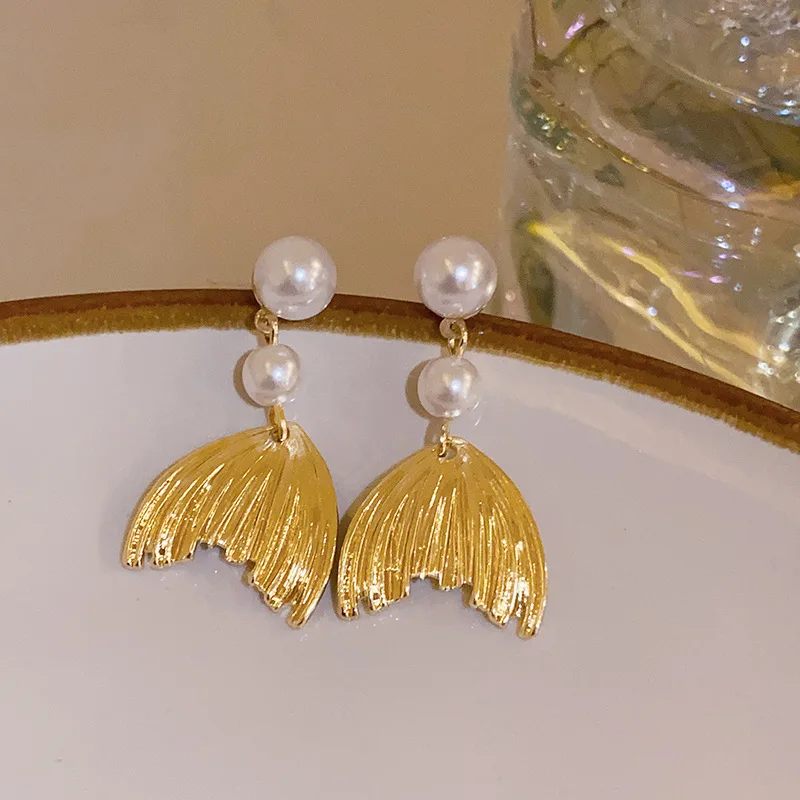 Pearl Fishtail Earrings 2025 New Design Sense of Advanced Unique Temperament Earrings for Women Face Big Suitable Korean Mother