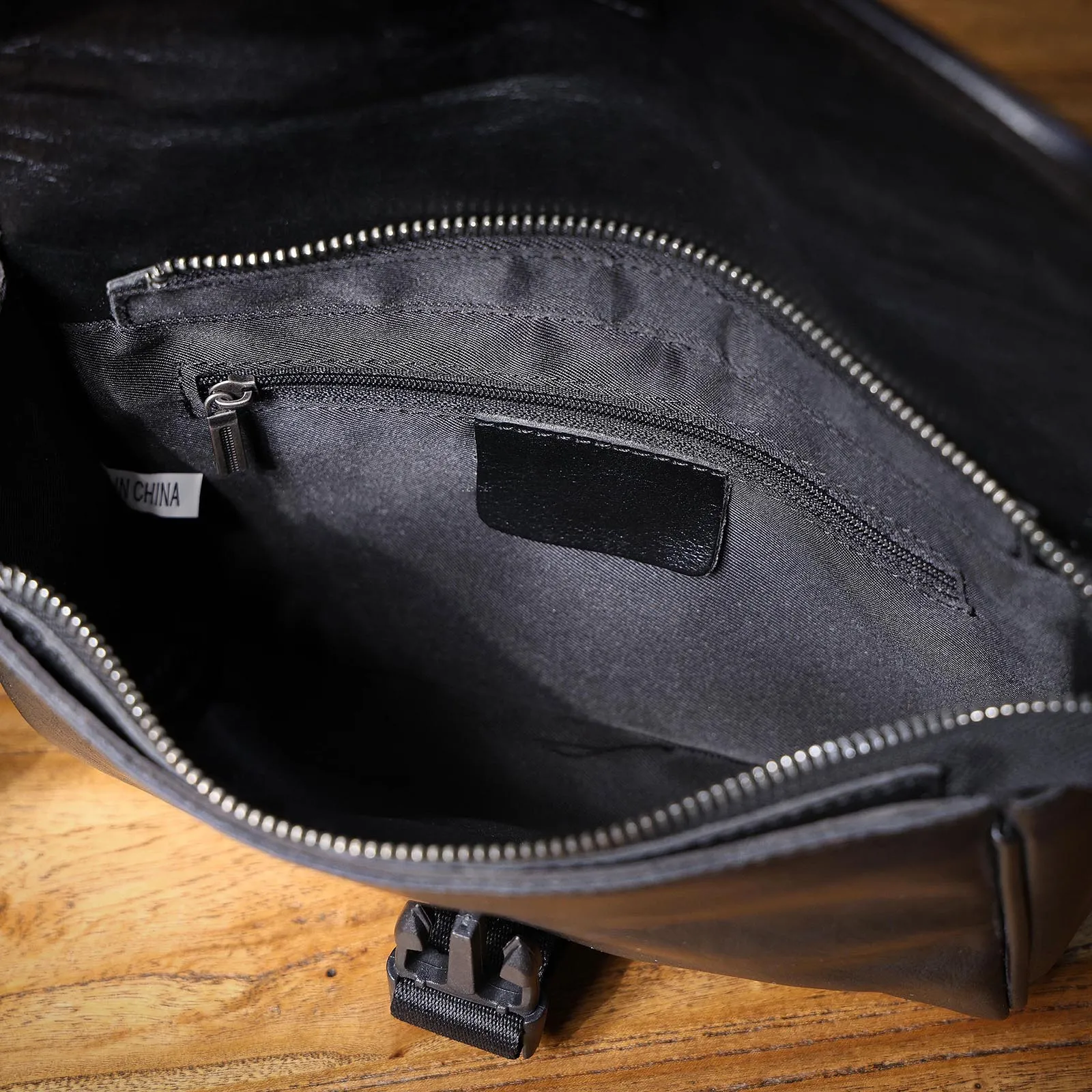 Echtes Leder Herren Casual Brusttasche Rindsleder Umhängetasche Modische Handytasche Pflanzlich Gegerbtes Gerafftes Leder – Detail 16