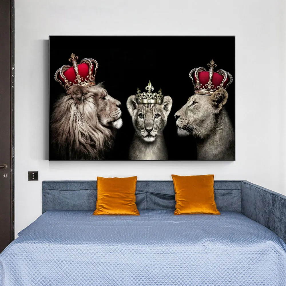 Modern Royal Lion King Queen Wearing Crowns Family Poster Prints Wall Art Canvas Animal Art Painting for Living Room Home Decor