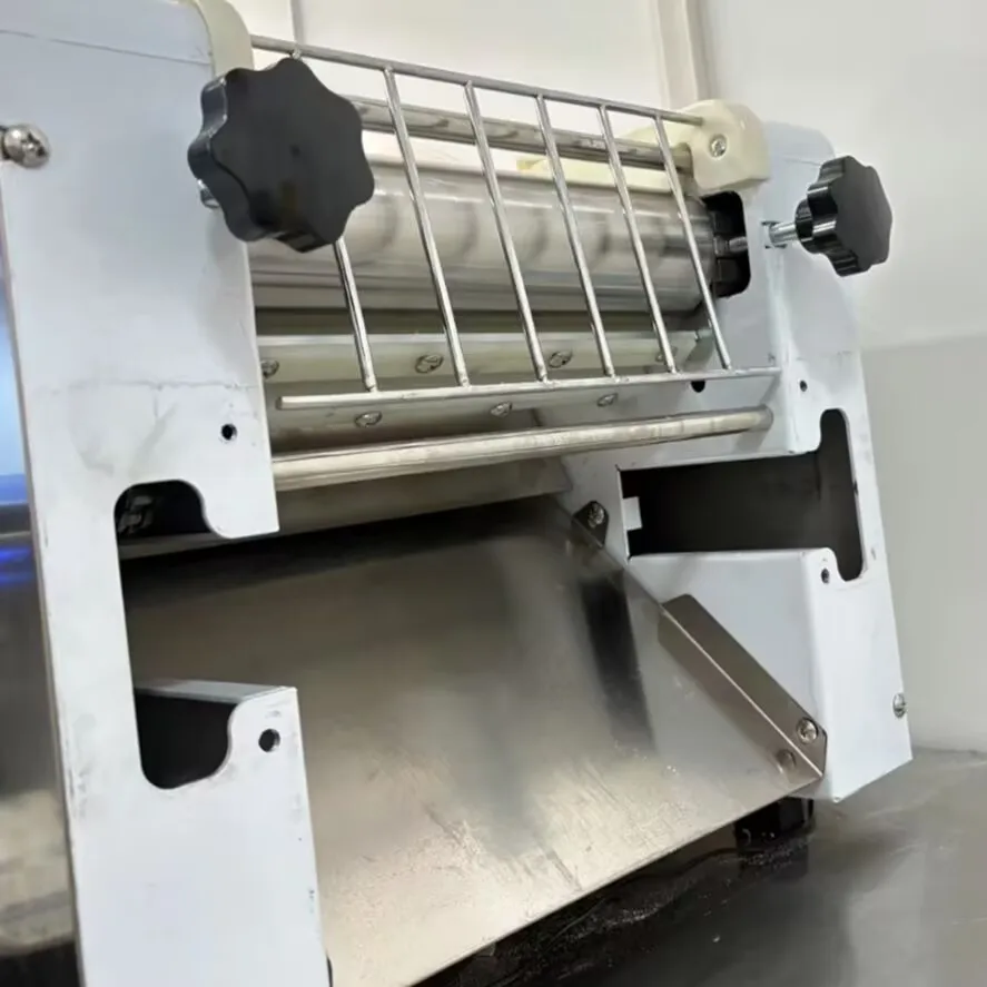 

Коммерческая нержавеющая сталь 2200 Вт, мощная машина для производства лапши на пару, булочки для раскатки теста, электрический роликовый пресс для лапши