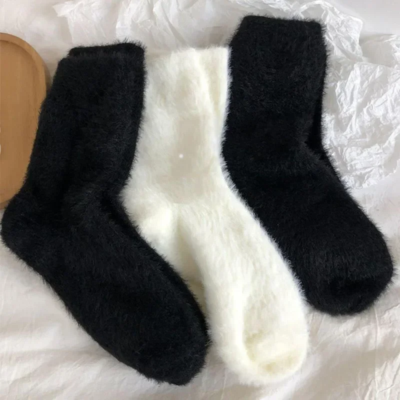 

Women's Plush Sock Mink Fleece Socks For Women Autumn Winter White Socks In Tube socks Thickened Insulation Sleeping Socks
