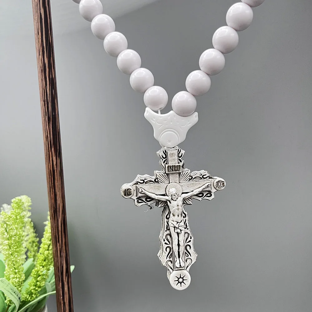 

GS138-12 Necklace Cross Holy Christ Jesus Resin Paintings Exquisite Beads Redemption Religious Decoration 3D Stereo Car Pendants